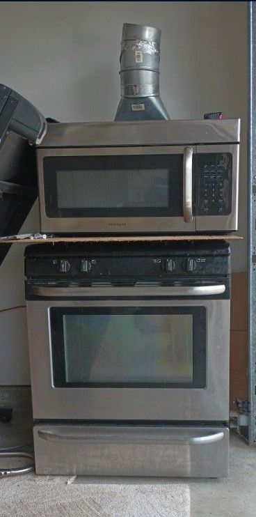 Frigidaire Oven/Stove, Microwave And Dishwasher