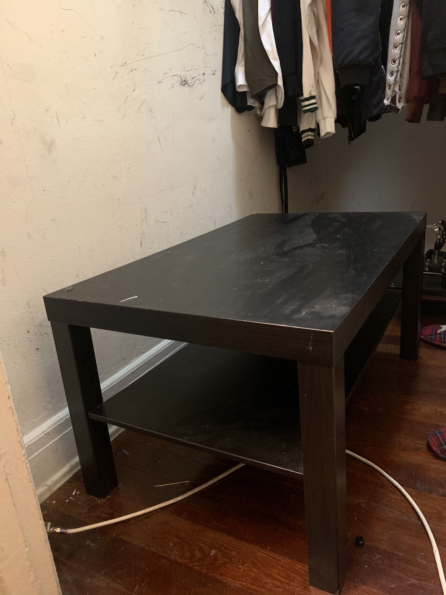 Black table (coffee table)