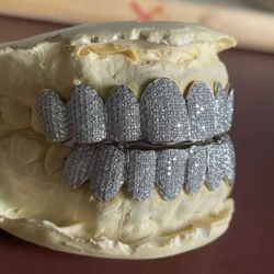 Iced Out VVS  Crystal Grillz🧊🧊