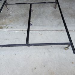 KING SIZE METAL BED FRAME 