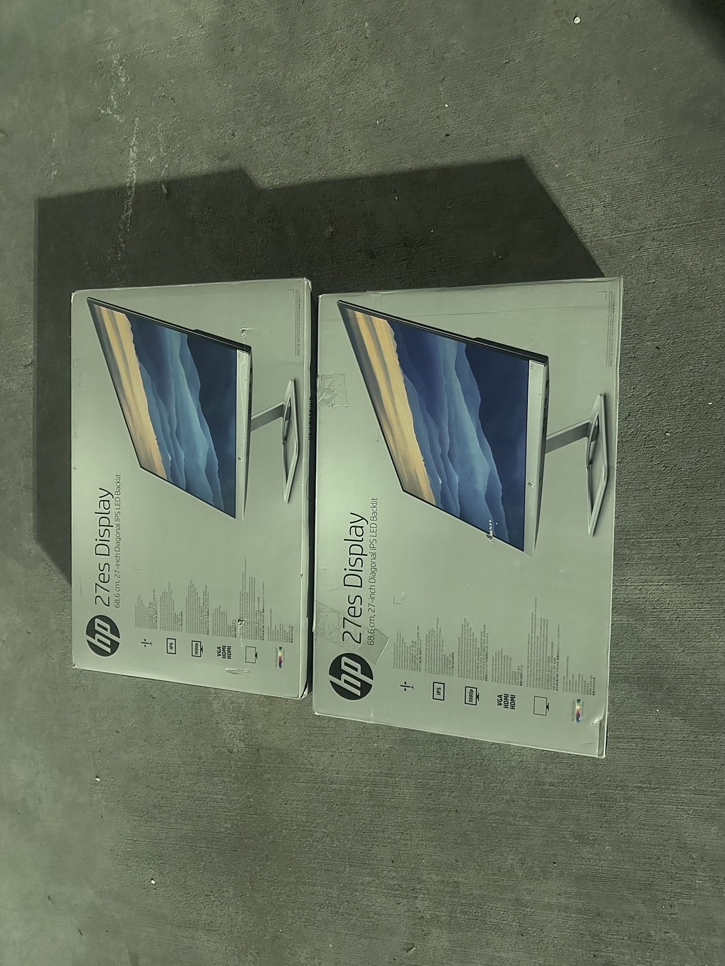 2× HP 27es 27-Inch Full HD IPS Monitors
