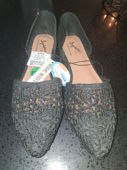 Women's shoes