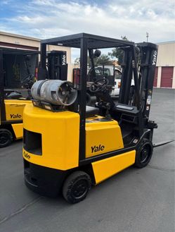 5000 LB Yale use forklift