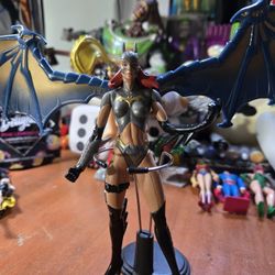 1998 Kenner Batman: Legends of the Dark Knight Batgirl action figure