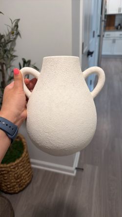 Large decorative pot