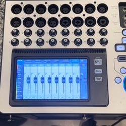 QSC Touch- Mix 16 Compact  Digital Mixer 
