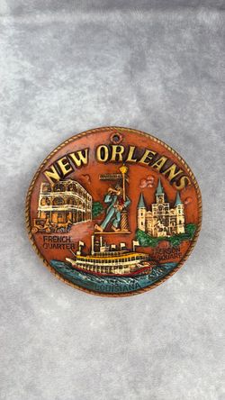 Vintage New Orleans Souvenir 3D Round Plate 7.5”