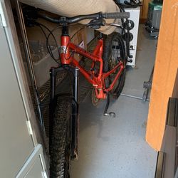 Mongoose TEOCALI Comp Bike