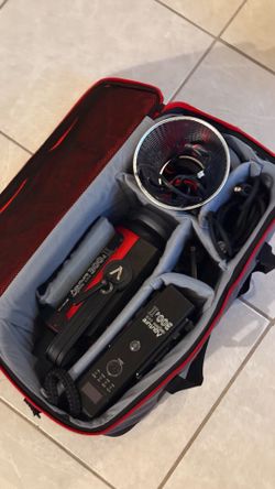 Aputure 300Dii v mount led light