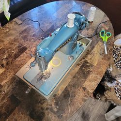 Wizard Sewing Machine 