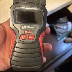 AccuMASTER Duo Pro Pin and Pinless Moisture Meter
