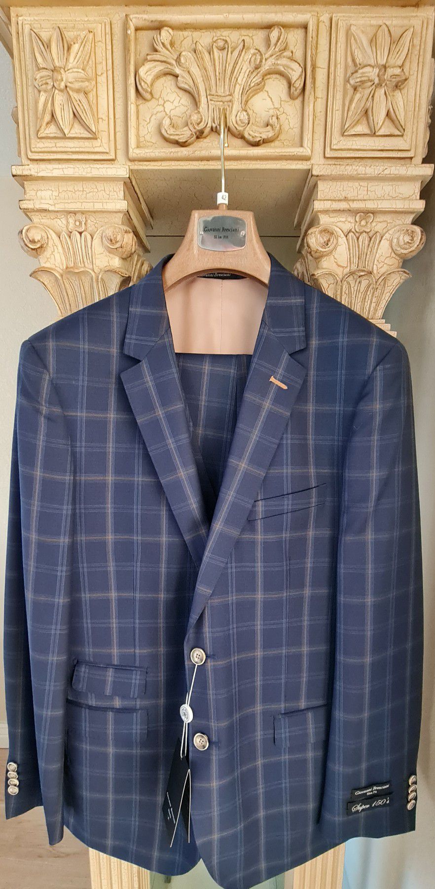 Giovanni Bresciani Men's Suit Slim Fit 42R for Sale in Sacramento, CA ...