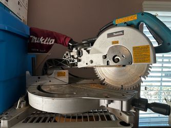 Makita Compound Miter Saw-10 inch