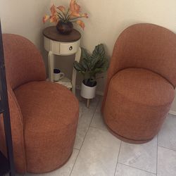 Set of accent chairs (2)