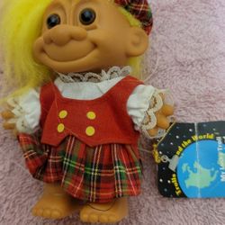 SCOTLAND TROLL doll  Around the World LUCKY  KILT Tam Russ  with Hang Tag 
