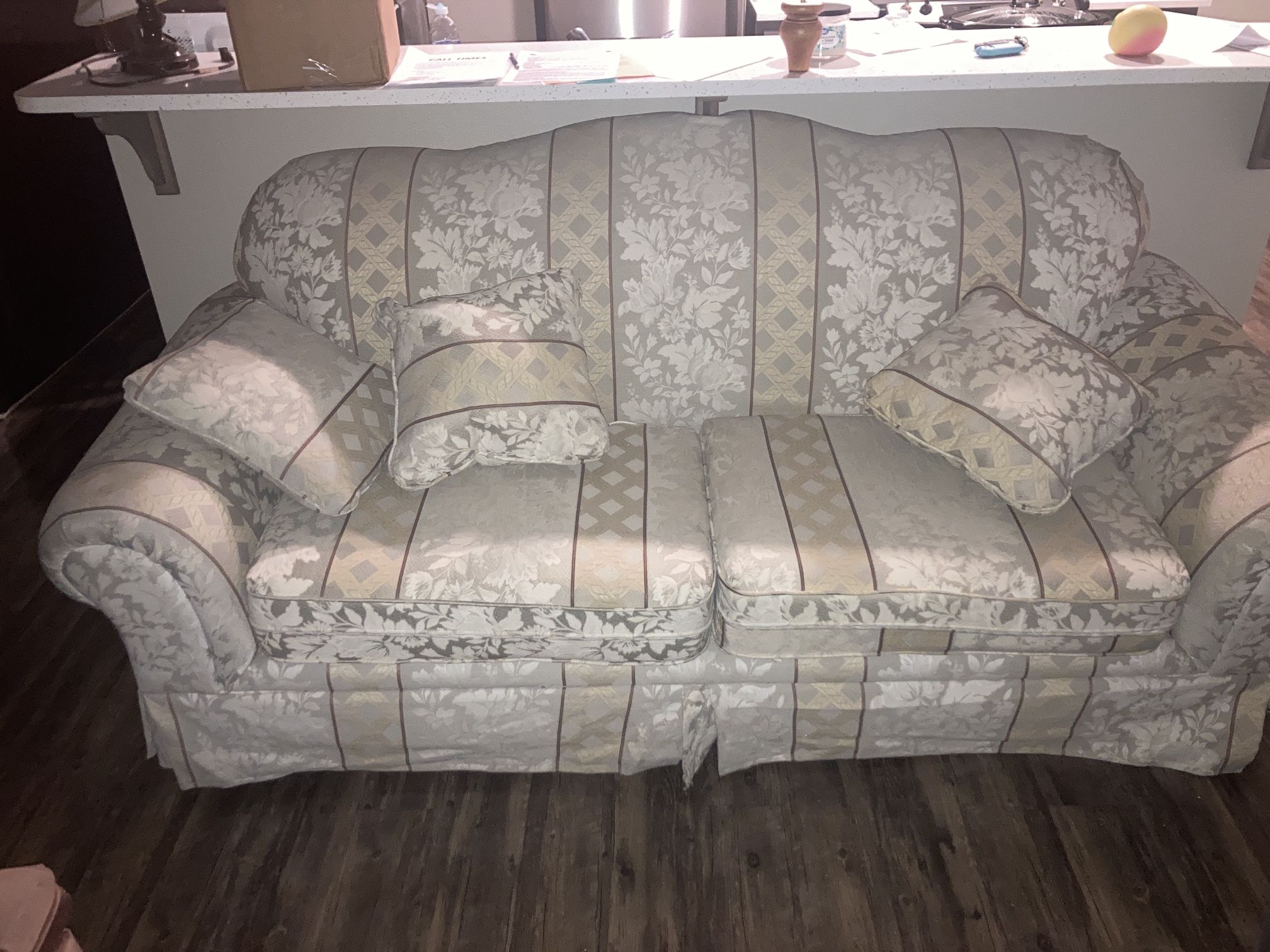 FREE couch In Excellent Condition
