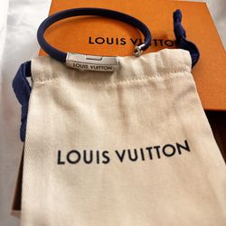 Louis Vuitton Bracelet Purse For Men's Size