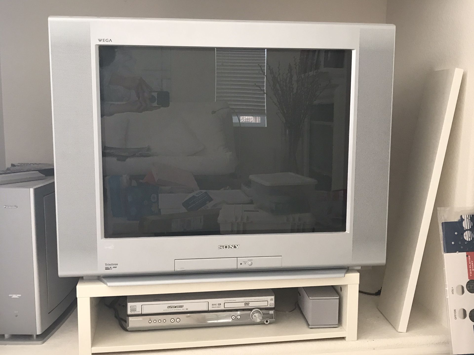 Sony WEGA 32” inch diagonal Retro gaming Television. Barely used.