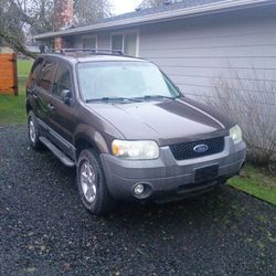 Ford Escape 2007$1,000