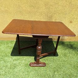 Antique Gate Leg Table 
