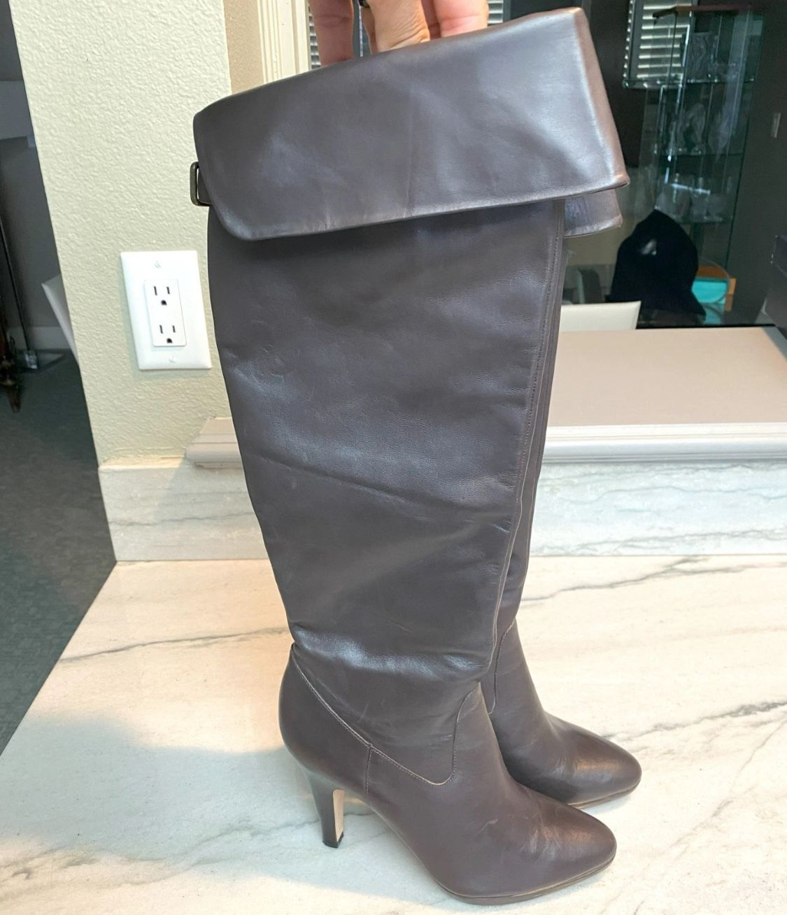 BANANA REPUBLIC Dark Brown Knee-High Boots Size 7 with 4β Heels