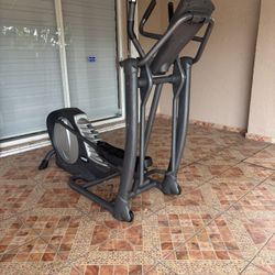 Elliptical Trainer Exercise Machine