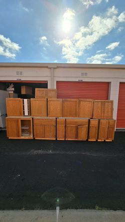 Kitchen/garage cabinets in solid oak in good condition (please read the description of the post)