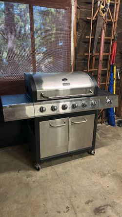Dyna-Glo Stainless Steel Gas Grill
