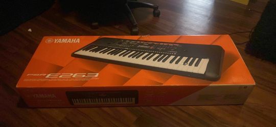 Yamaha PSR-E263 Keyboard