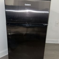 Mini Fridge with freezer