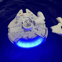 STAR WARS Micro Galaxy Squadron Millennium Falcon - 9-Inch Assault Class Vehicle with Four 1-Inch Micro Figure Accessories