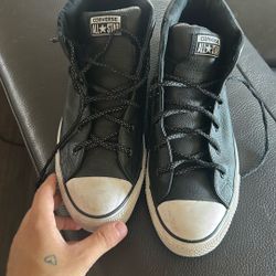 Size 10 Black N White converse 