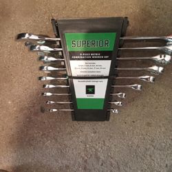 Superior Combinations Wrench Set