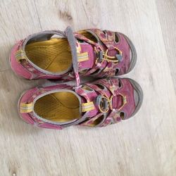 Keen Gently Used Size 2 $15