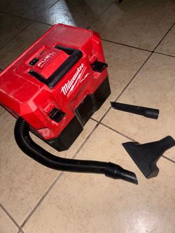 Milwaukee M12 FUEL 1.6 Gallon Wet/Dry Vacuum