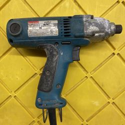 Makita 6952 Impact Driver w/ 1/4" Hex Drive