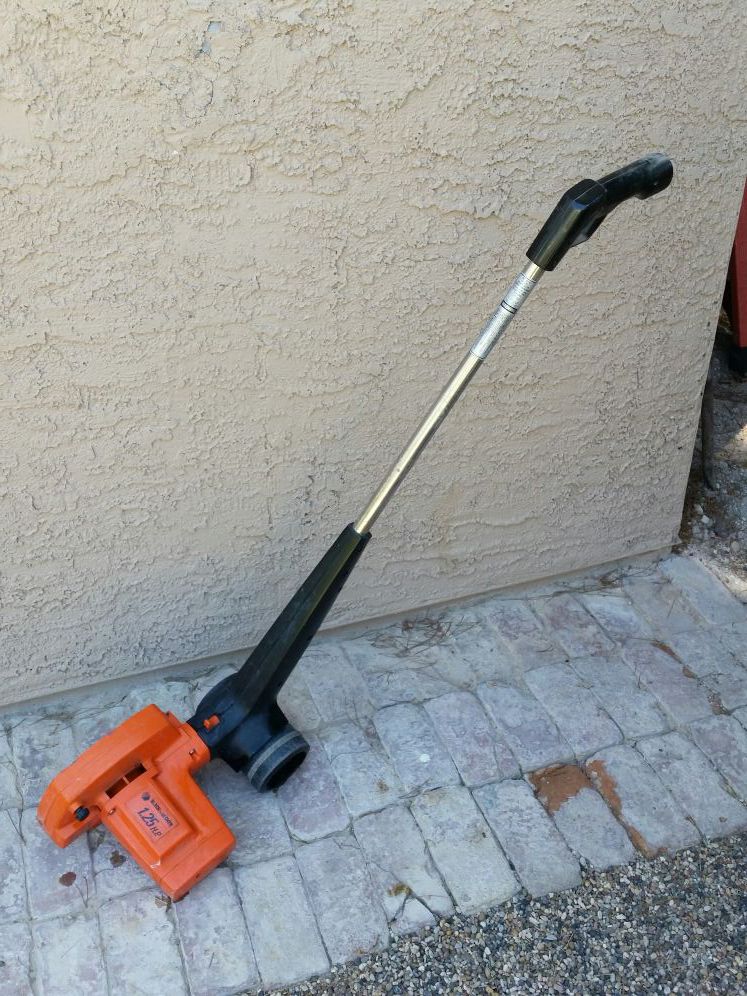 BLACK & DECKER 1.5 HP LE400 DELUXE HEAVY DUTY EDGER/TRENCHER - tools - by  owner - sale - craigslist