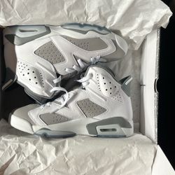 Size 9 Cool Grey 6’s 