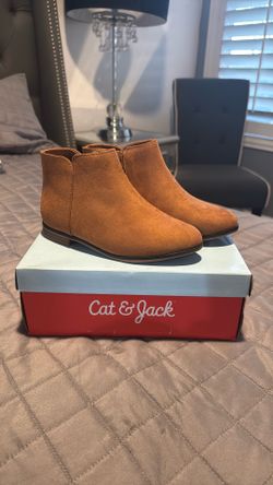 Brand New Girls Booties Size 1