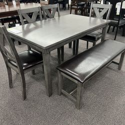 Bonito Comedor De Madera Nuevo En Caja 