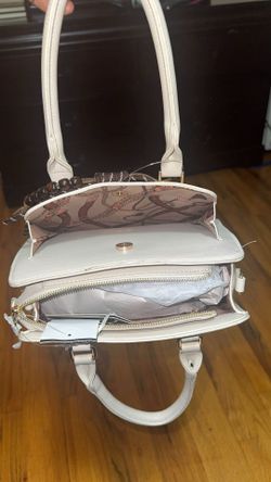 Women white hand and crossbody bag