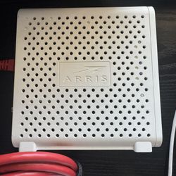 Motorola Surfboard Model SB6141 Internet Cable Modem W Power Adapter - USED
