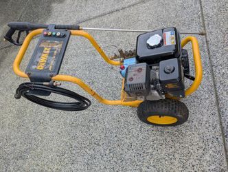 DeWalt GX200 HONDA 6.5.  2800psl Max. 3.0 GPM