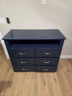 6 Drawer Dresser/TV Stand