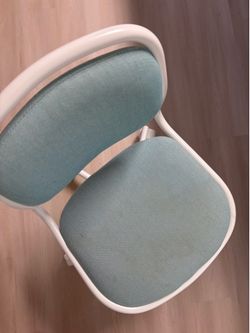 Child desk chair