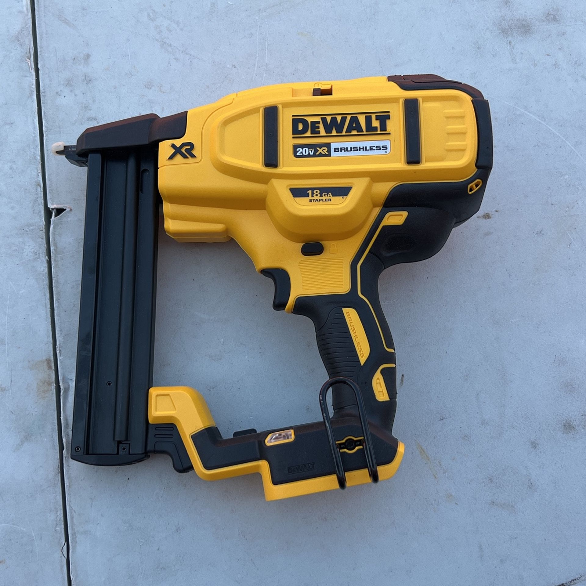 Dewalt Xr 18GA Stapler Dcn681