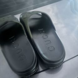 gucci interlocking g slides 