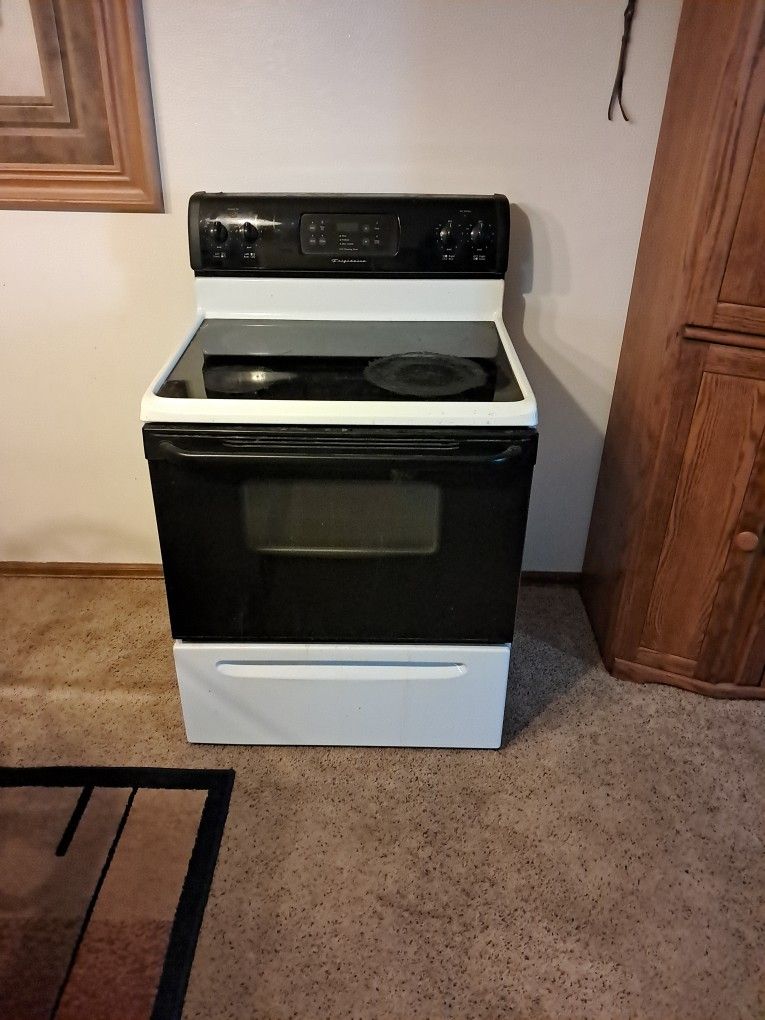Frigidaire Stove