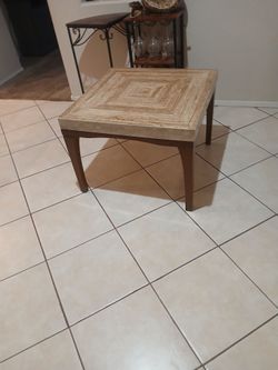 Marbel cocktail table