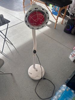 Infrared Heat Lamp on Adjustable Stand